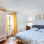 La Pierre Blanche Montchalons