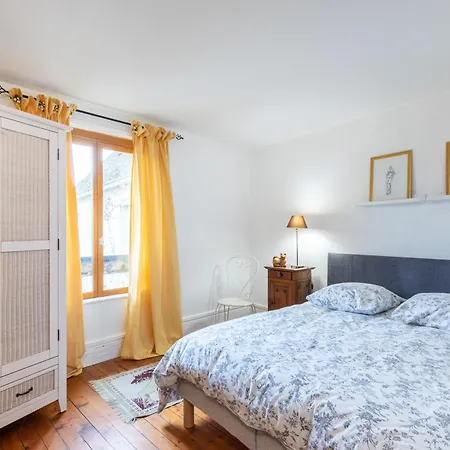 La Pierre Blanche Montchalons